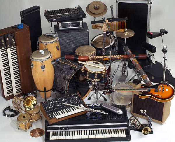 musical instruments pallets wholesale guitars keyboards drums bulk