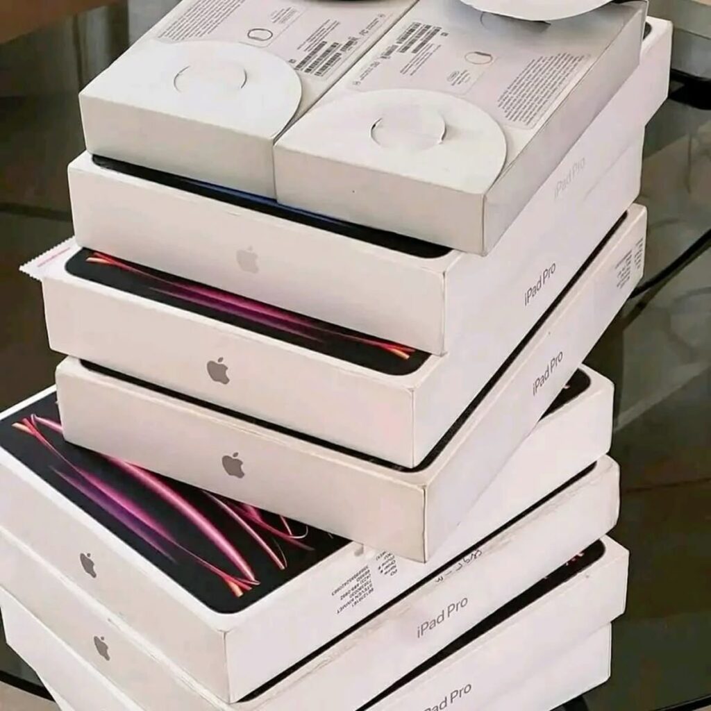Apple iPad pallets