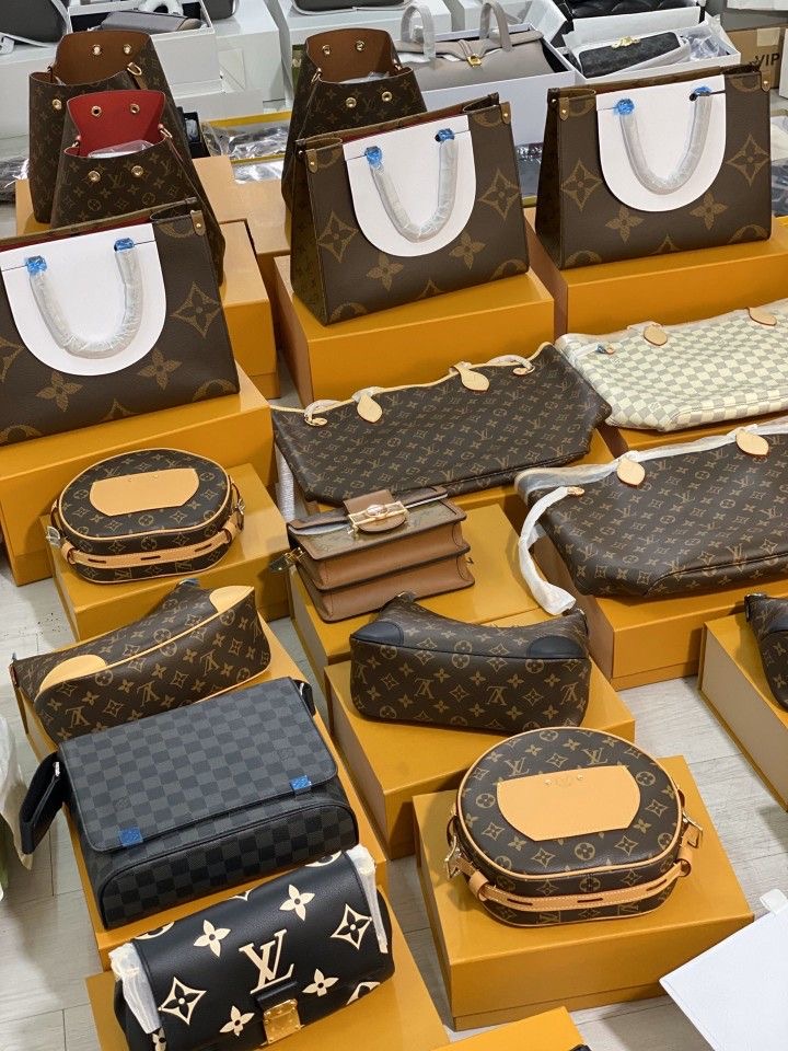 handbag liquidation pallets