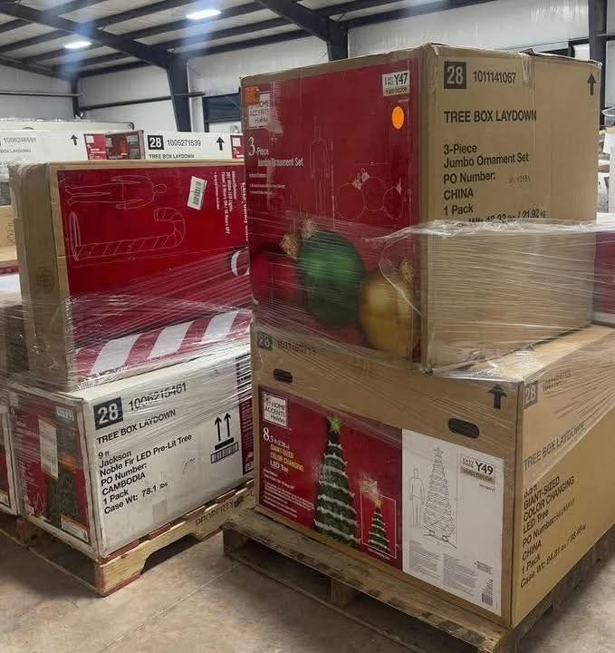 wholesale holiday merchandise