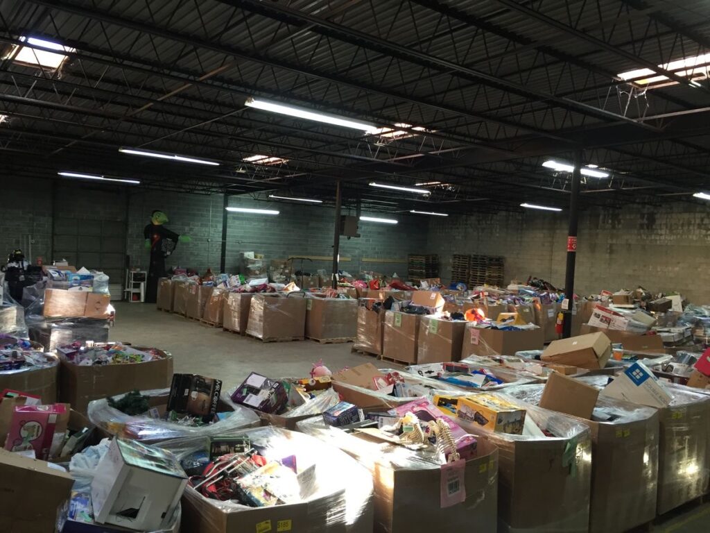 Halloween costumes liquidation pallets