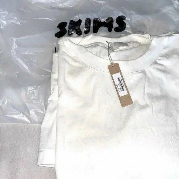 Wholesale SKIMS apparel inventory