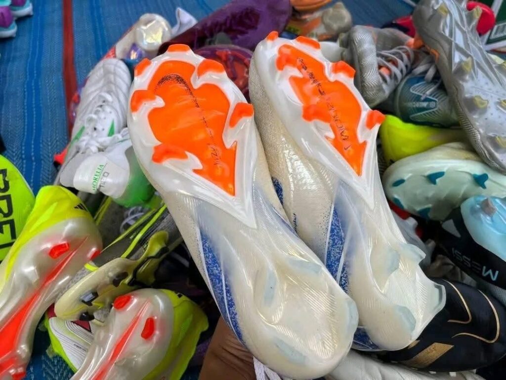 Wholesale soccer cleats inventory